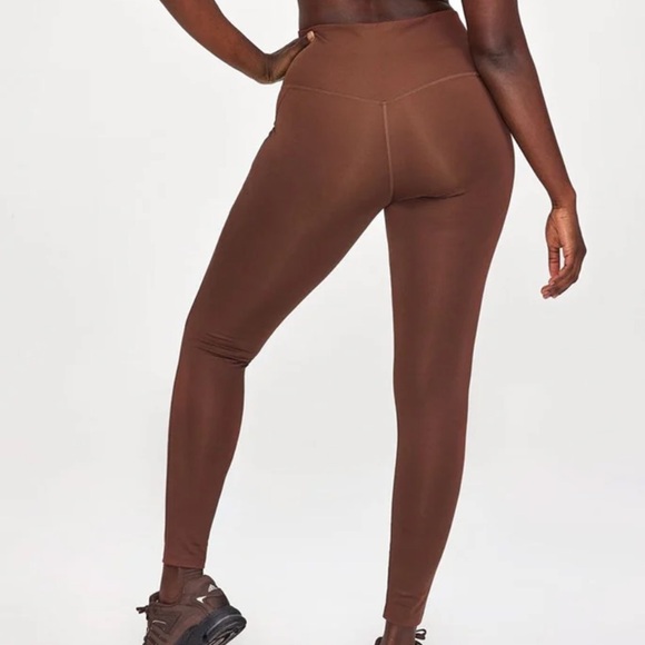 Girlfriend Collective Compressive High-Rise Leggings - Picture 2 of 8
